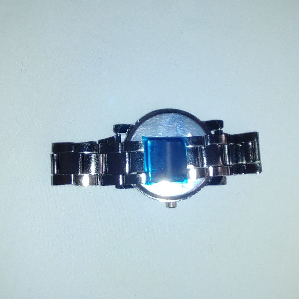 Watch - Picture 3 of 5